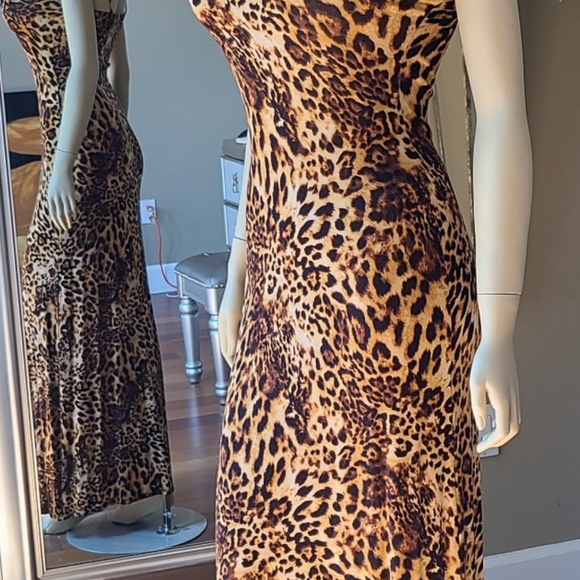 BRAND NEW!  ANIMAL PRINT LONG DRESS - Picture 2 of 6